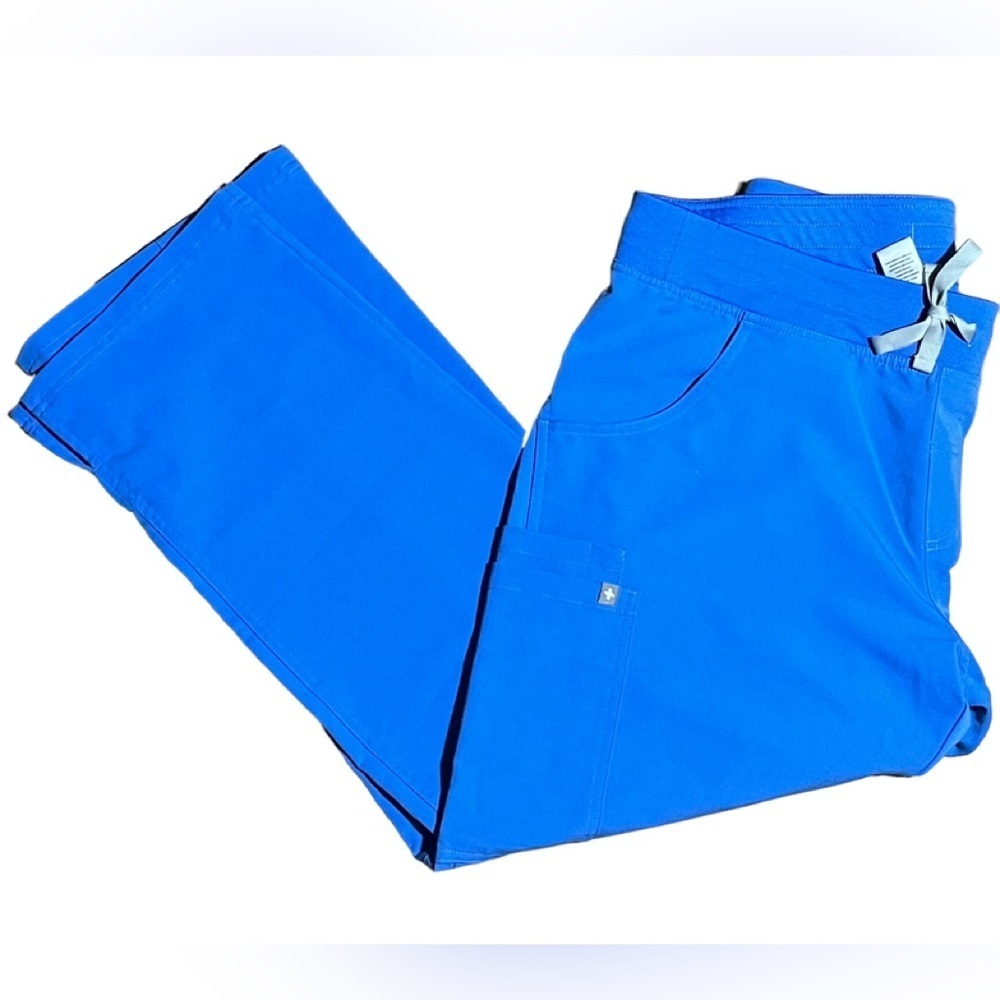 💙 FIGS Kade™ Cargo Scrub Pants Straight Leg Ceil blue Large-Petite. EUC